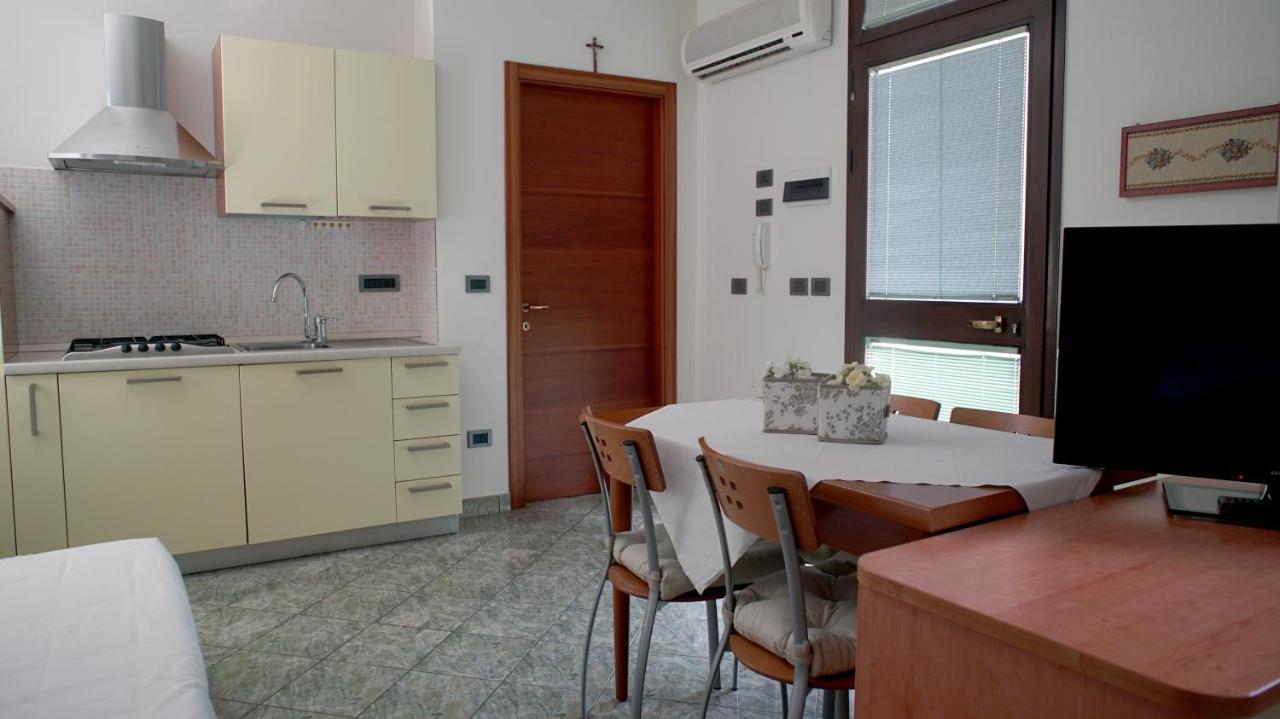 Lippo Hotel Emi מראה חיצוני תמונה