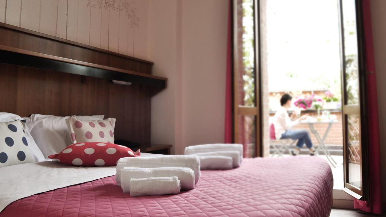 Lippo Hotel Emi מראה חיצוני תמונה