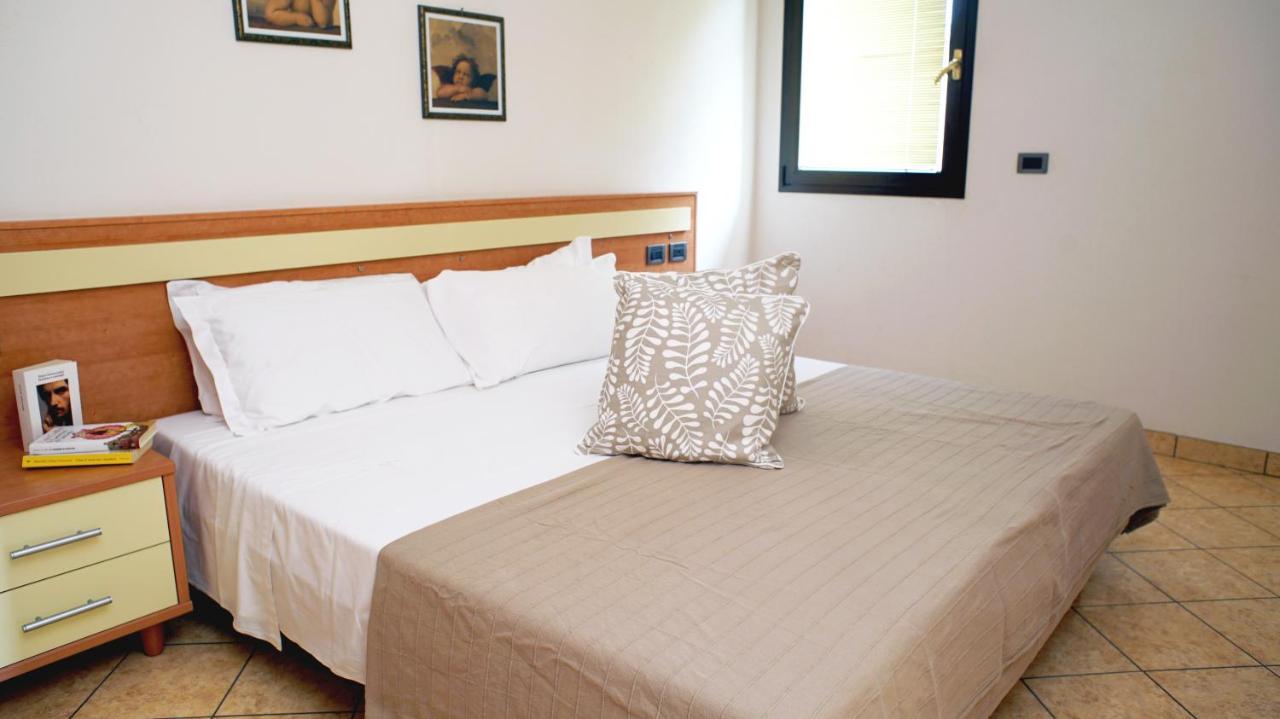 Lippo Hotel Emi מראה חיצוני תמונה